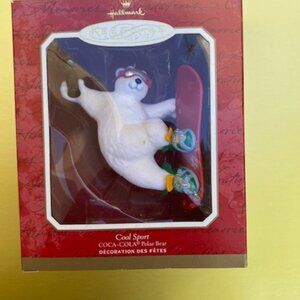 Hallmark Keepsake COOL SPORT/Coca-Cola Polar Bear Ornament